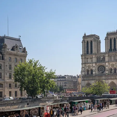 Appartement Spacieux A Deux Pas De Notre-dame Paris