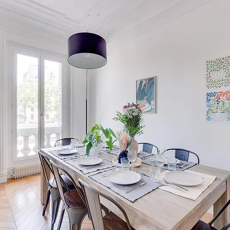 Spacieux A Deux Pas De Notre-dame Apartamento